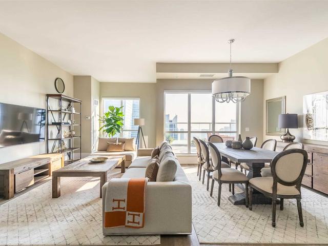 4404 - 300 Front St W