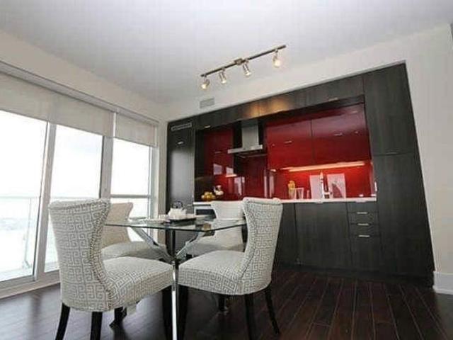 3911 - 300 Front St W