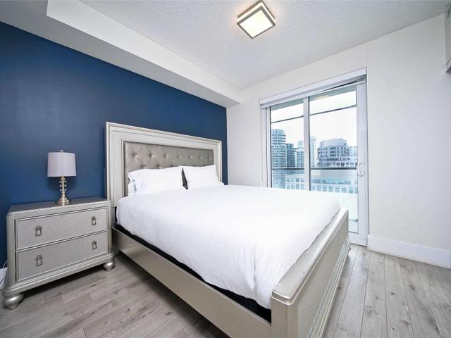 1704 - 300 Front St W