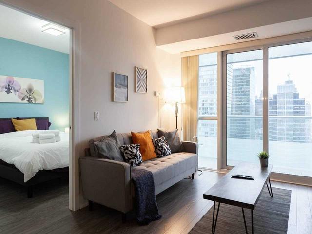 4110 - 300 Front St W