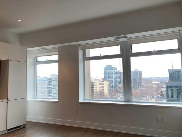 1002 - 111 St Clair Ave W