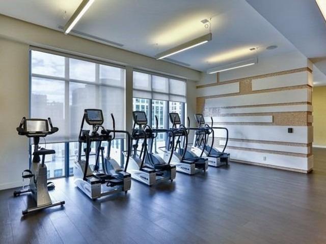 407 - 300 Front St W