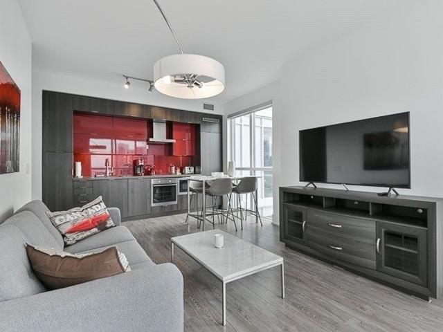 2712 - 300 Front St W