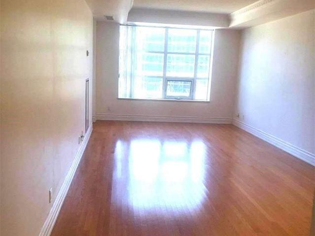 511 - 10 Old York Mills Rd