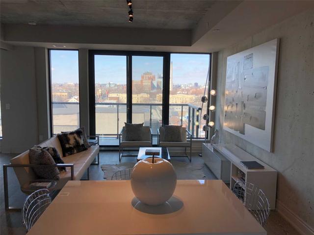 1016 - 608 Richmond St W