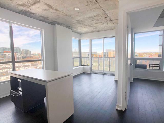 937 - 1030 King St W