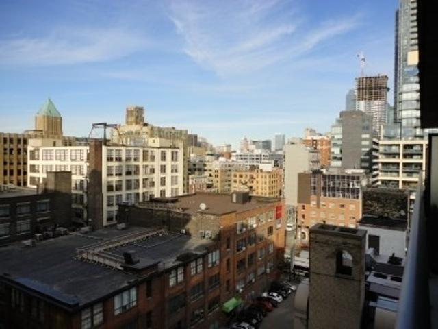 1003 - 478 King St W