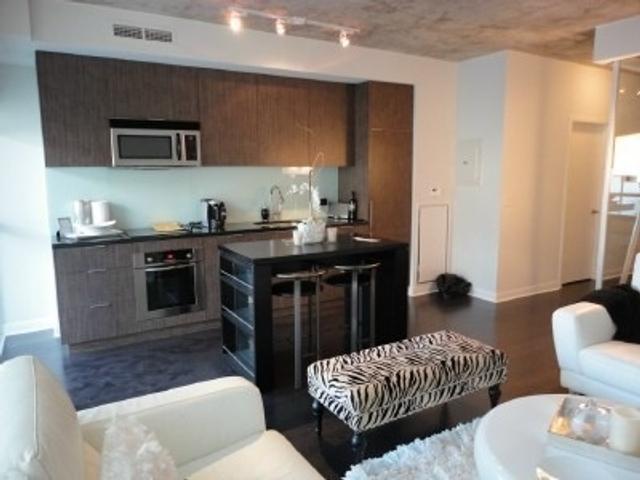 1003 - 478 King St W