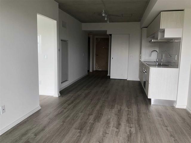 835 - 8 Hillsdale Ave E