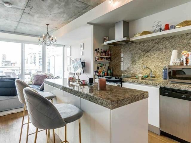 802 - 75 Portland St