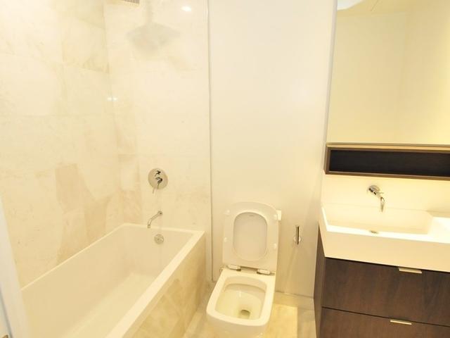 1202 - 2131 Yonge St