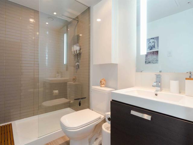 1114 - 629 King St W