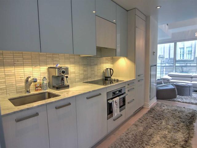 406 - 8 The Esplanade