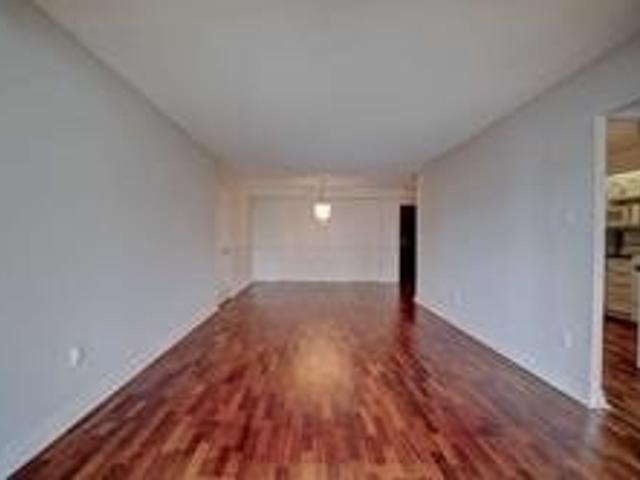 903 - 33 Elmhurst Ave