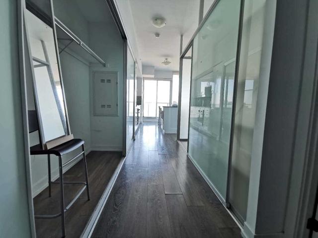 4207 - 426 University Ave