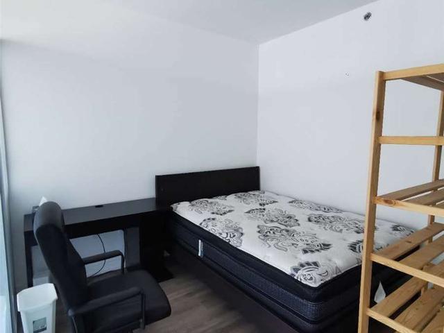 4207 - 426 University Ave