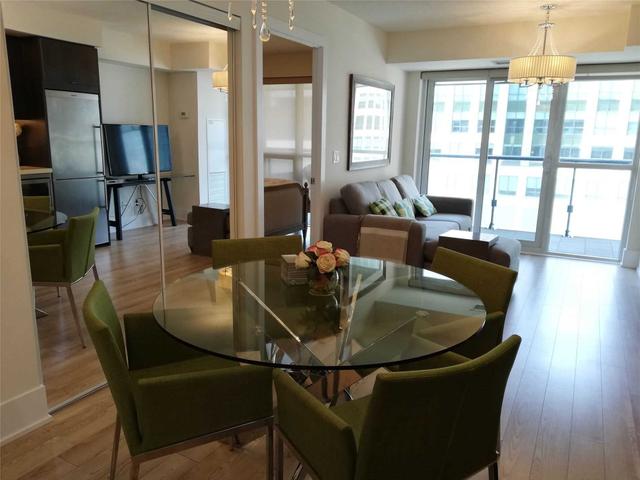 801 - 300 Front St W