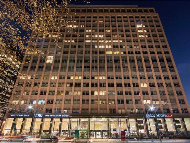 925 - 111 St Clair Ave W