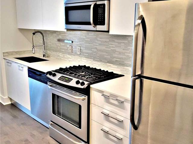 403 - 399 Adelaide St W