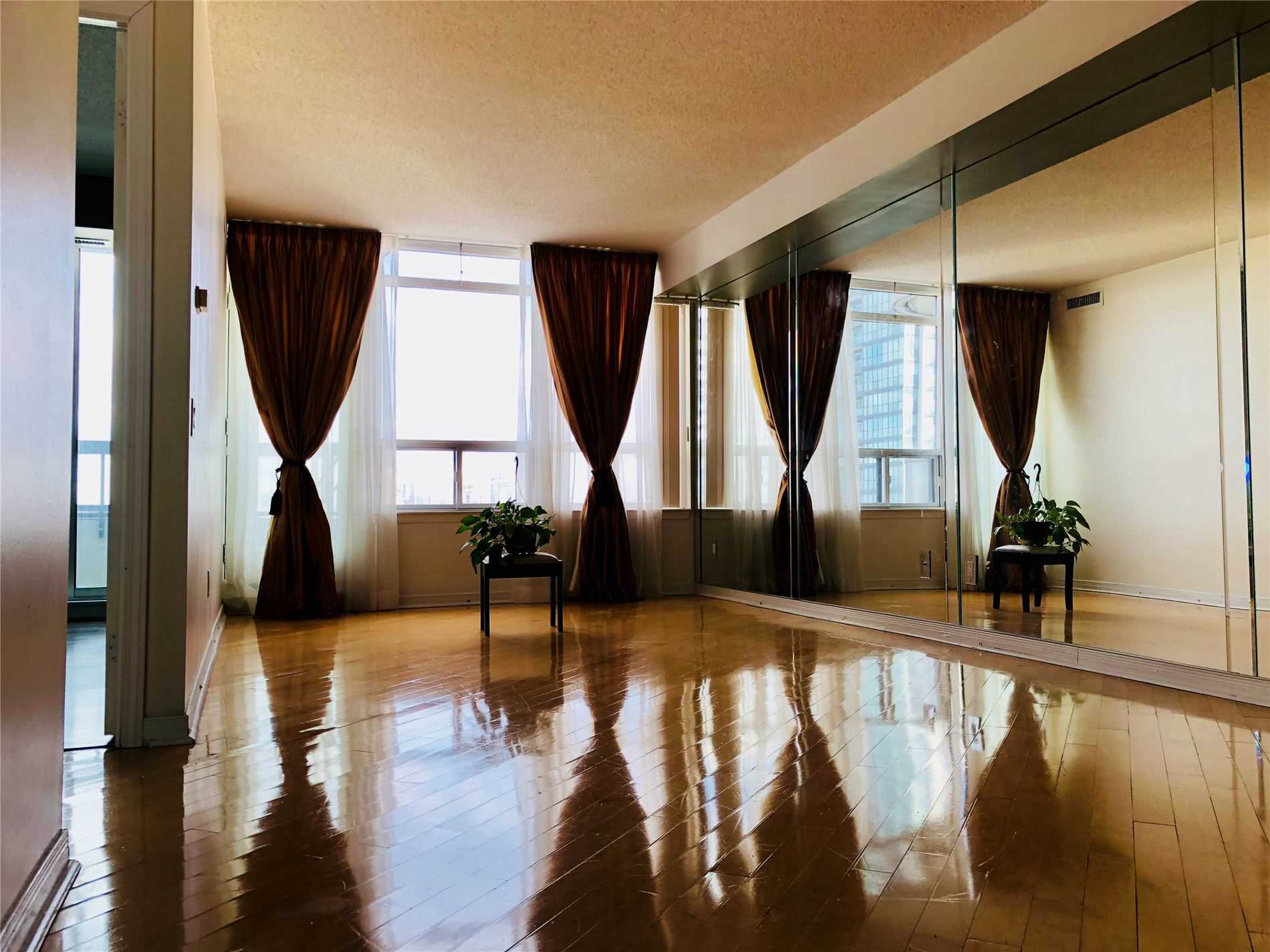 2515 33 Empress Ave, North York Suspended, C4774125 Condos.ca