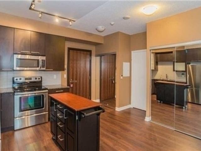 1909 - 500 Sherbourne St