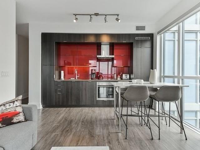 2712 - 300 Front St W