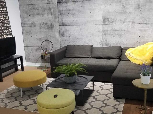 306 - 15 Beverley St