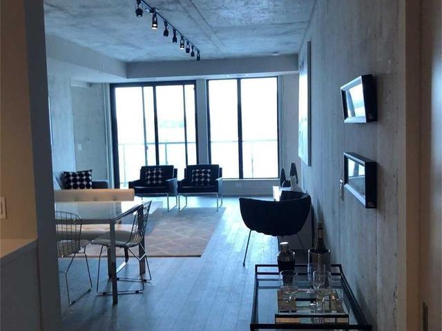 402 - 608 Richmond St W