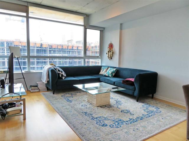 727 - 333 Adelaide St E