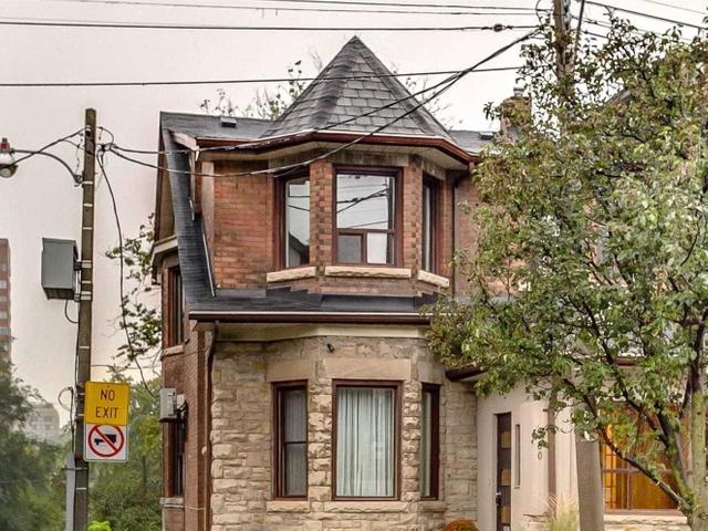 380 Spadina Rd