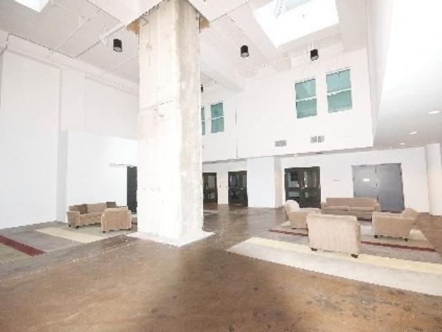 825 - 155 Dalhousie St