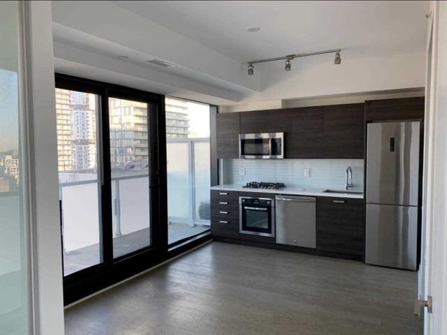 1704 - 11 Charlotte St