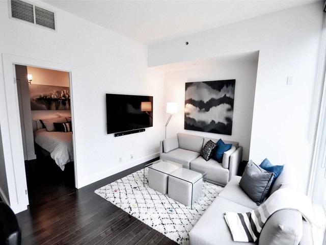 209 - 397 Front St W