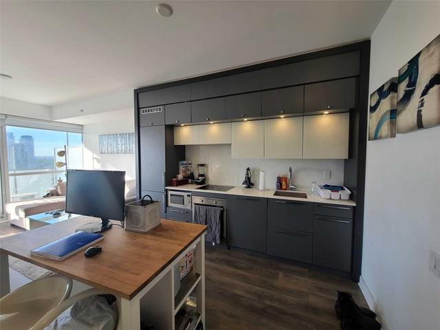 4106 - 15 Grenville St