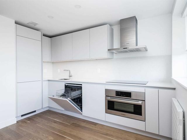 701 - 365 Eglinton Ave E