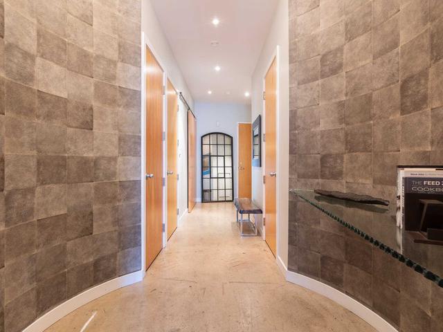 953 - 155 Dalhousie St