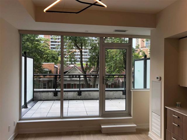 304 - 17 Dundonald St