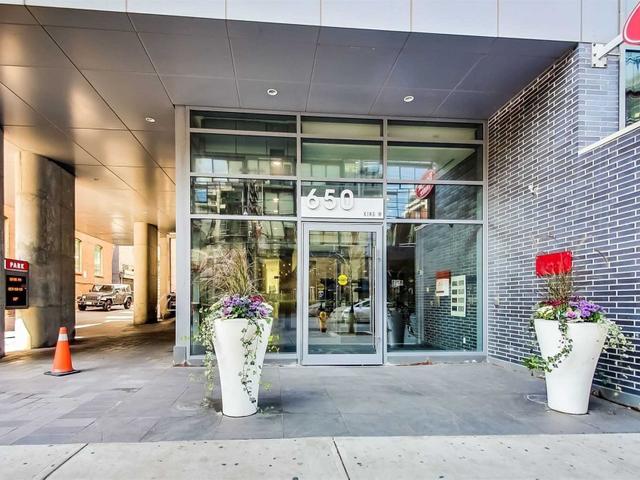 802 - 650 King St W