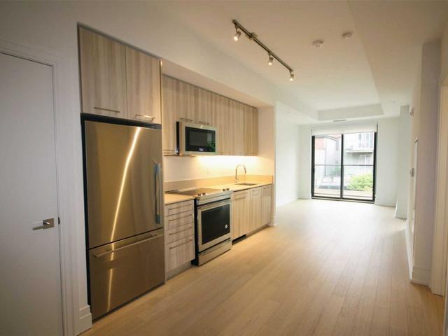 201 - 90 Niagara St N