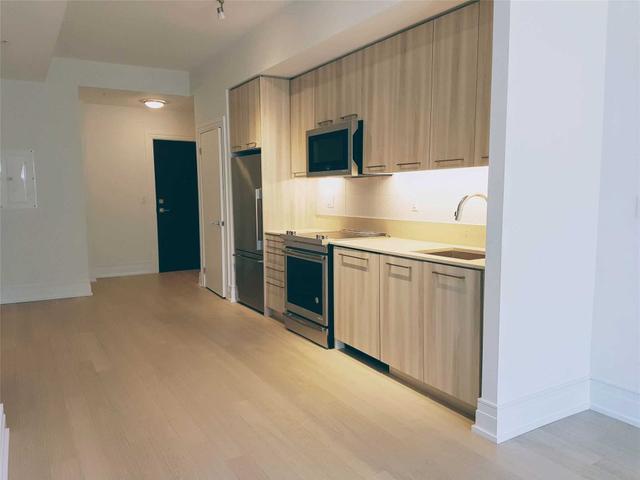 201 - 90 Niagara St N