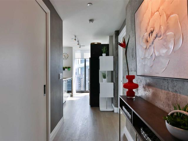 2803 - 224 King St W