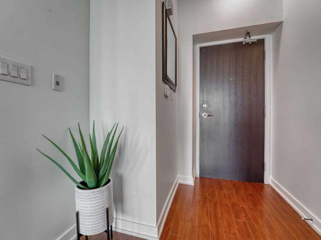 3008 - 25 Capreol Crt