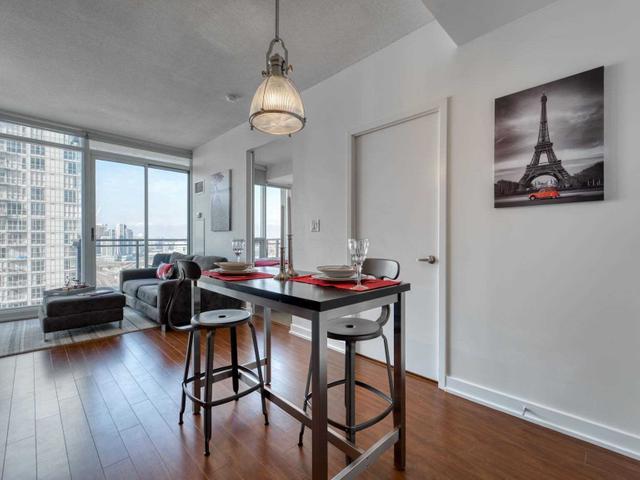 3008 - 25 Capreol Crt