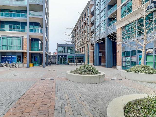 807 - 1171 Queen St W