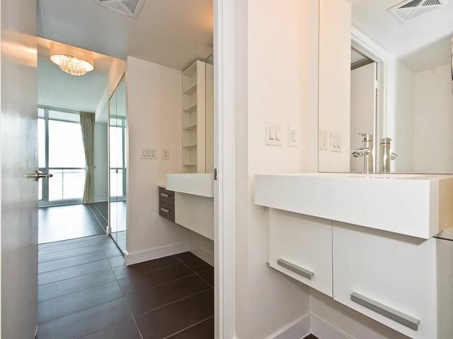 2010 - 38 Dan Leckie Way