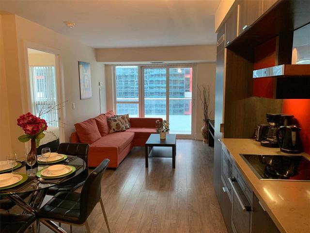 910 - 300 Front St W