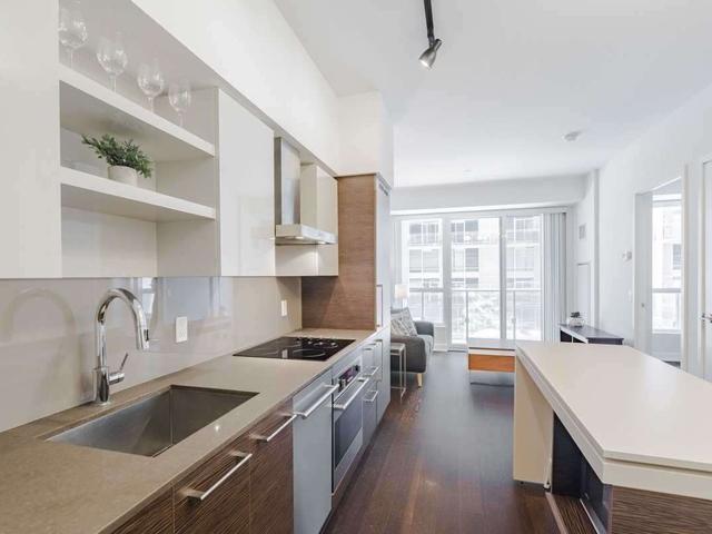 215 - 1030 King St W