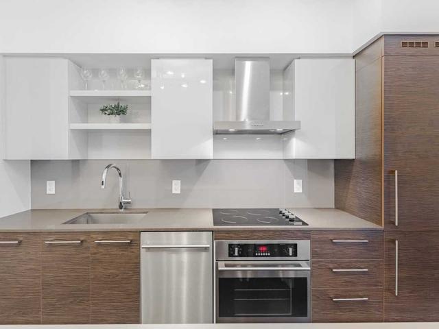 215 - 1030 King St W