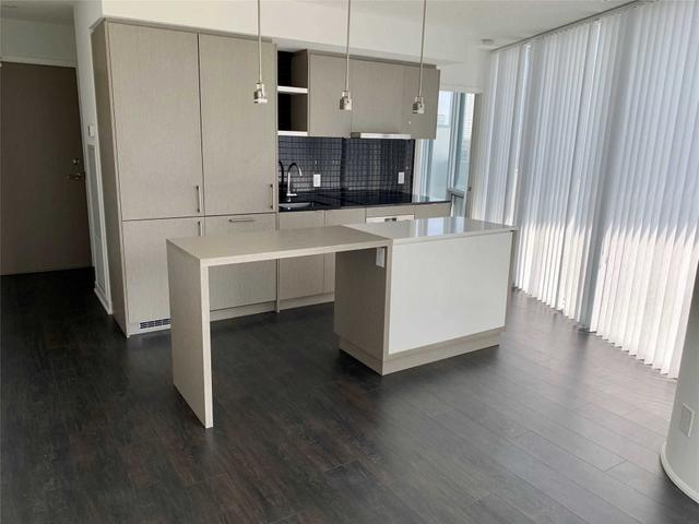 1807 - 100 Harbour St