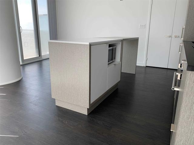 1807 - 100 Harbour St